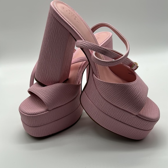 ASOS DESIGN PINK CHUNKY SANDALS, only wore once down my driveway and back - Picture 5 of 8